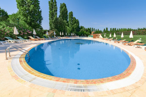 appartamento con piscina al mare lignano sabbiadoro